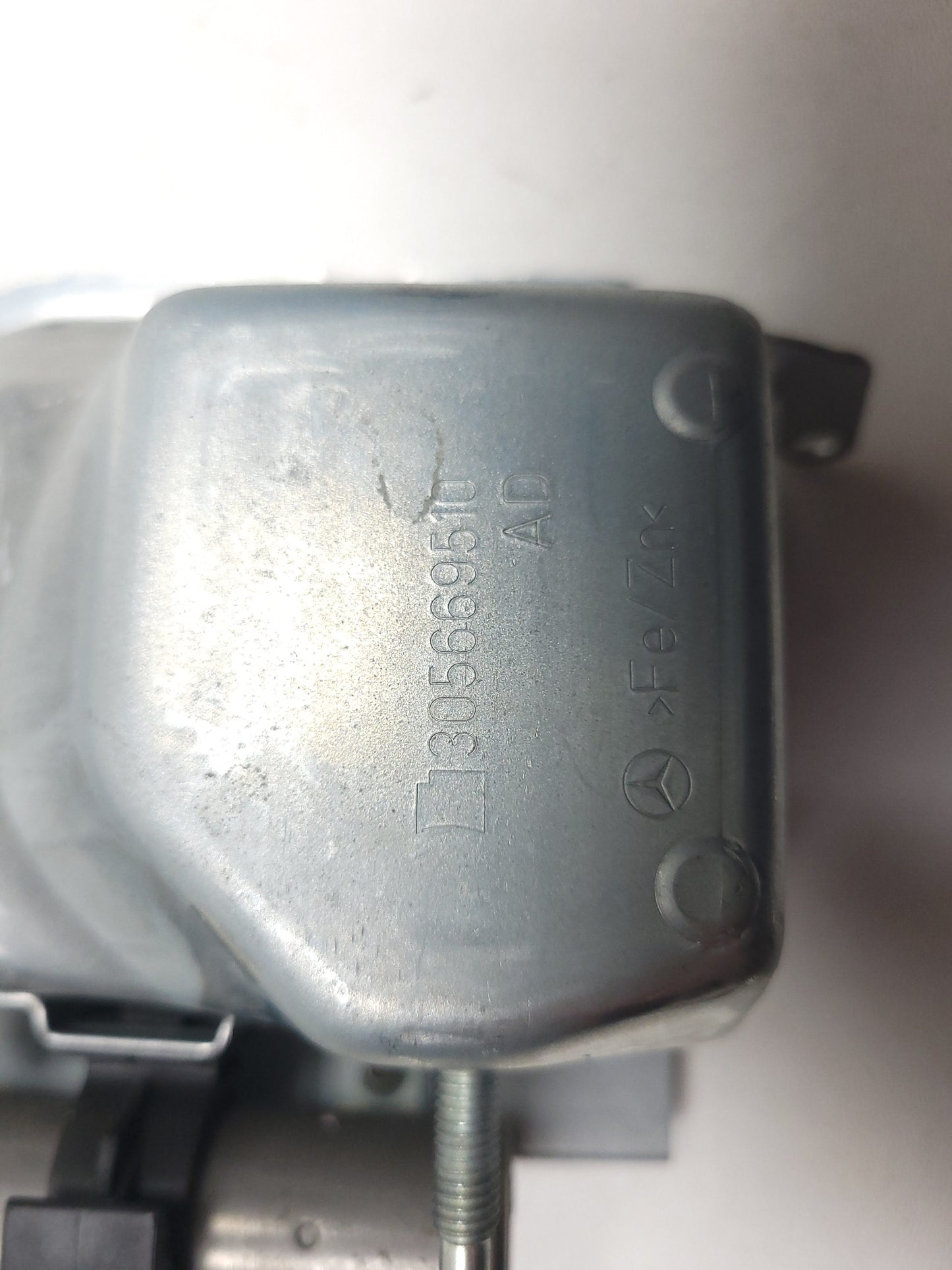 2014-2016 Mercedes-Benz C 300 Knee Air Bag SRS Airbag Driver Side Left OEM