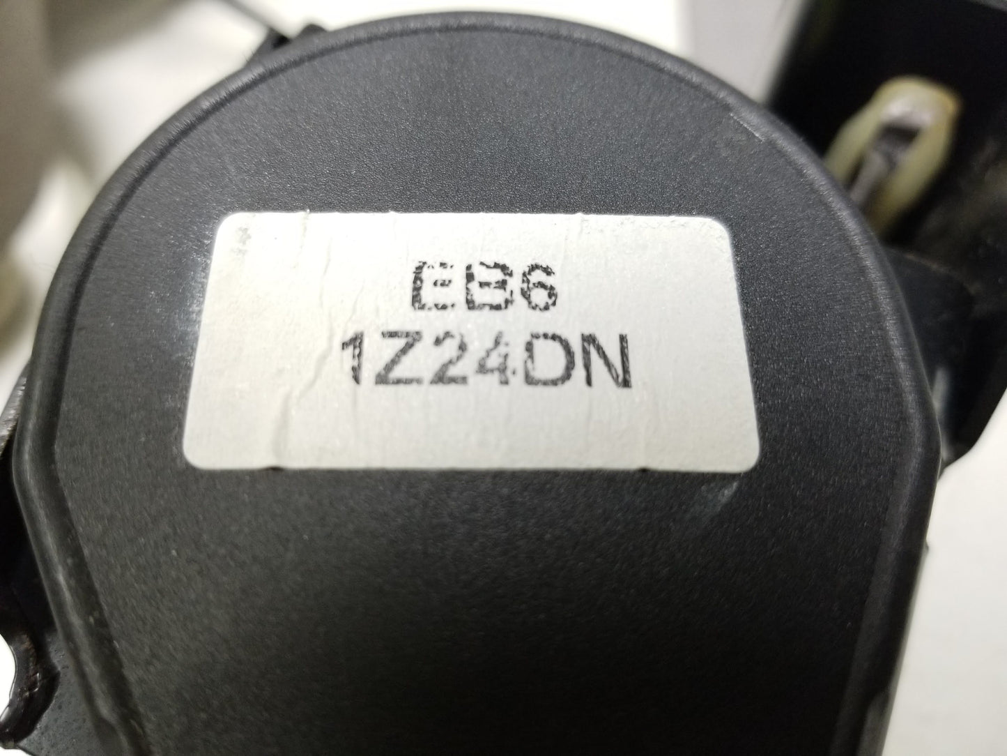 2008 - 2015 Nissan Rogue Front Right Passenger Seat Belt Retractor & Pre Tensioner OEM
