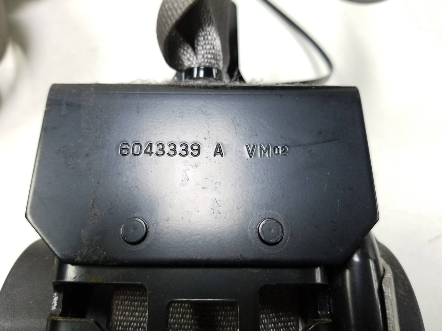 2008 - 2015 Nissan Rogue Front Right Passenger Seat Belt Retractor & Pre Tensioner OEM