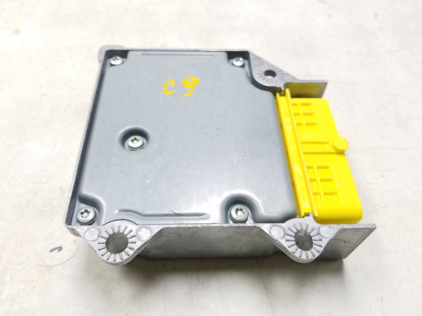 2009 - 2017 Audi Q5 Safety Srs Control Module OEM