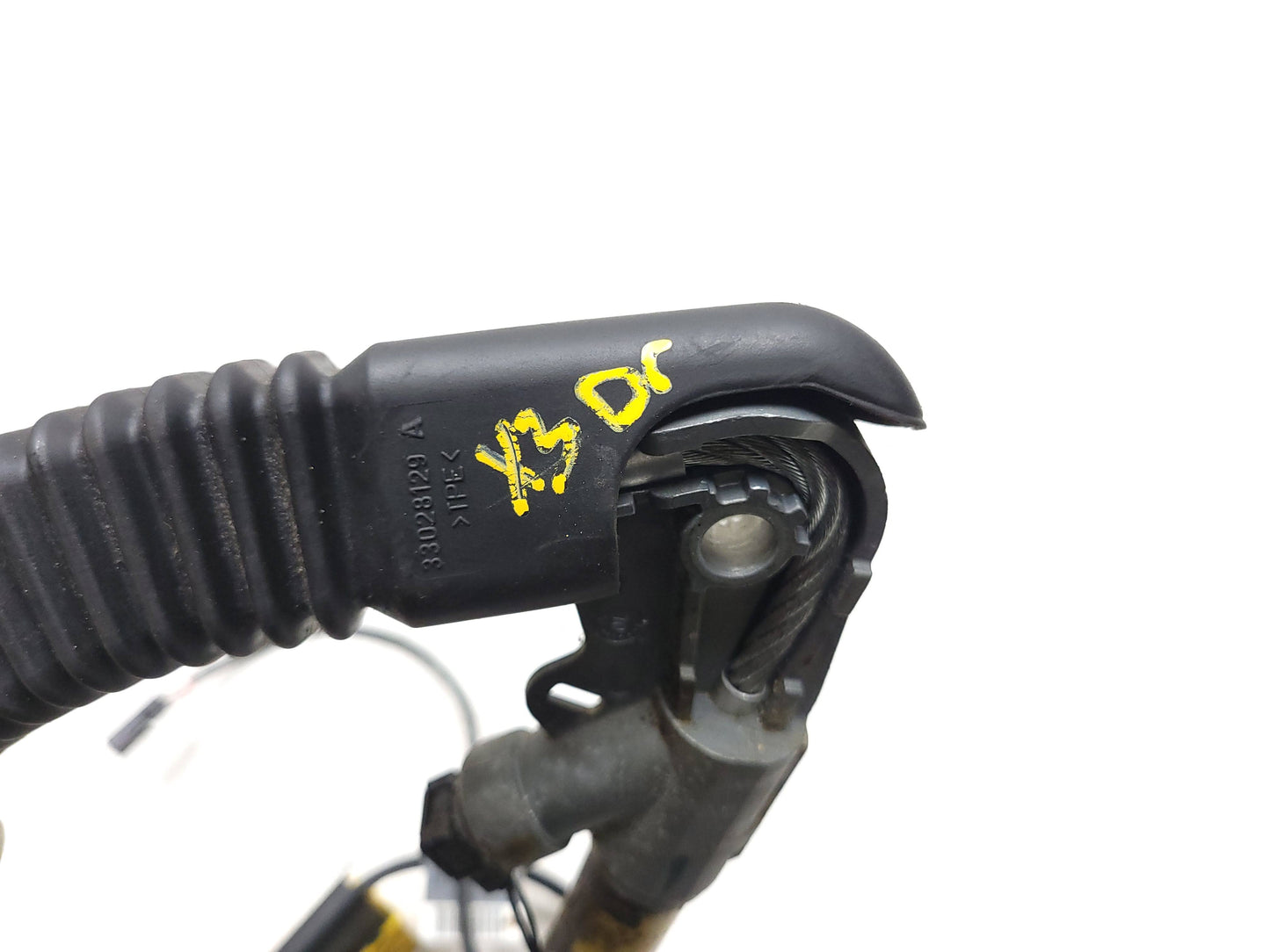 2004 - 2006 BMW X3 E83 Front Driver Seat Belt Buckle Latch Pretensioner OEM