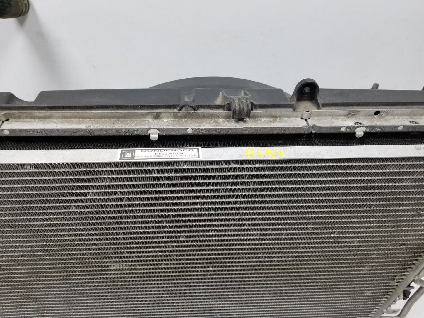 2010 - 2017 Chevrolet Equinox Radiator Condenser & Cooling Fan W/shroud 2.4l OEM