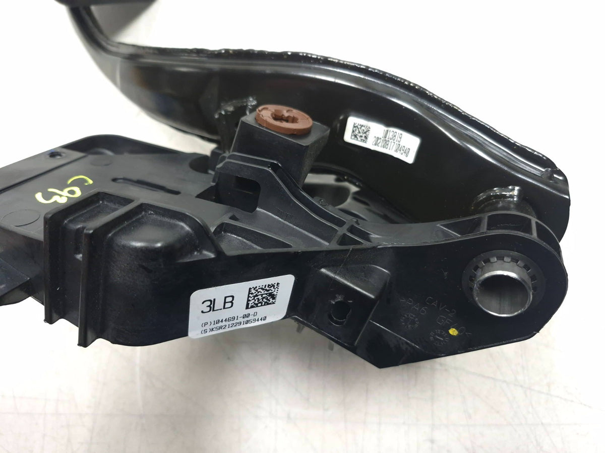 2021 Tesla Model 3 Brake Pedal 1044691-00-d OEM