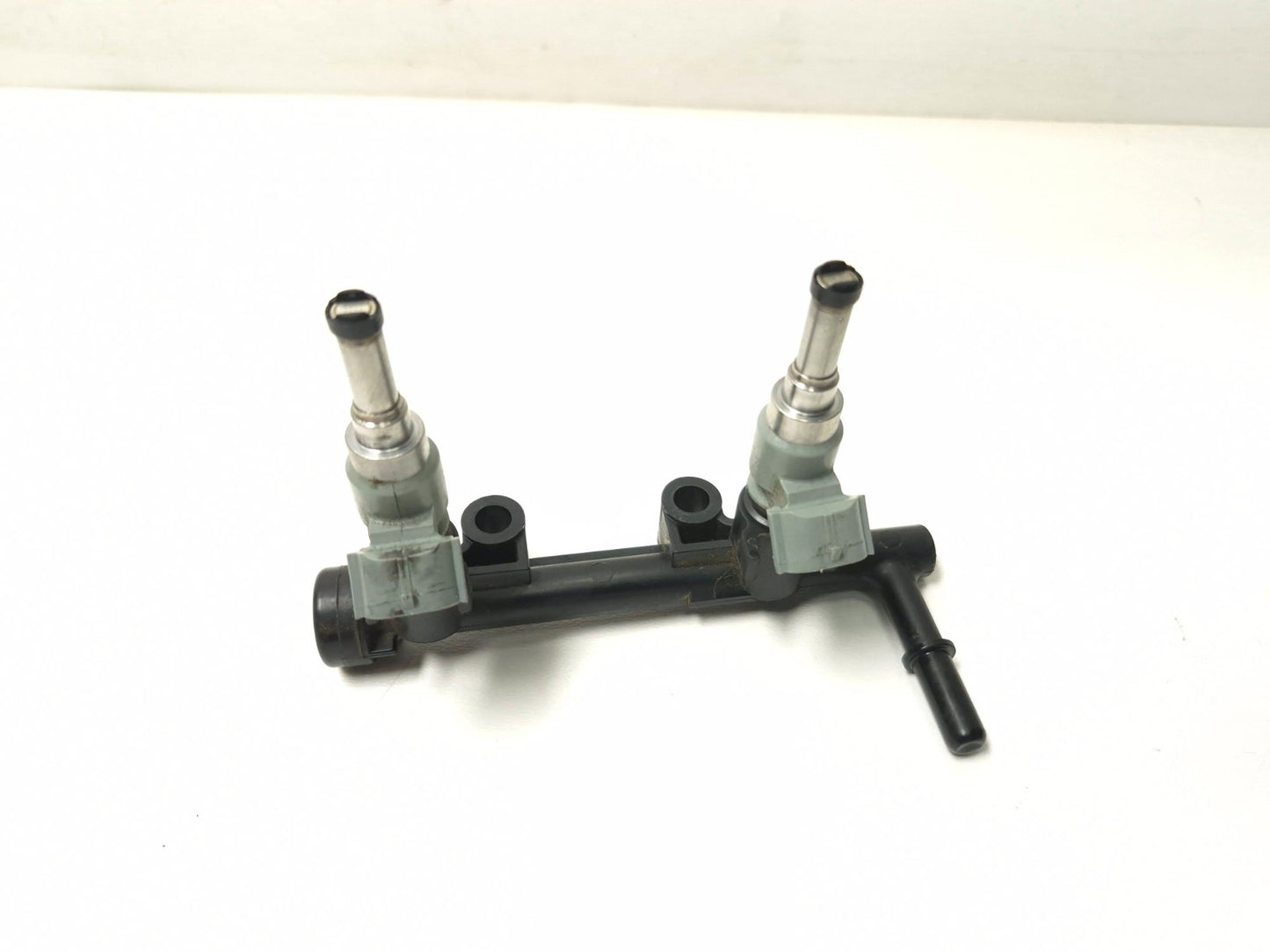 2017 Yamaha Yzf R3 Fuel Injector W/ Rail Assy OEM