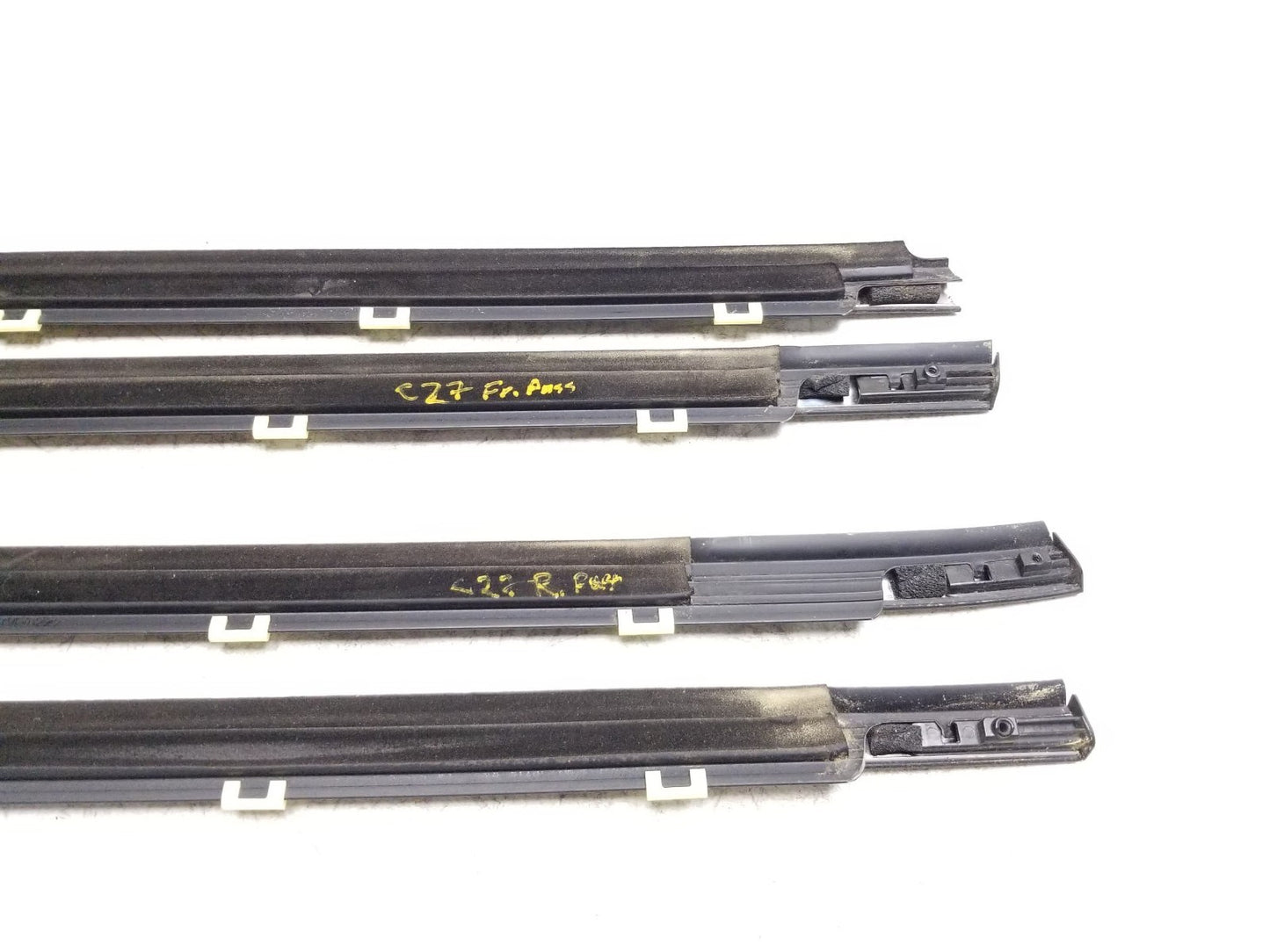 2014 - 2019 Kia Soul Door Glass Belt Seal Molding Set OEM