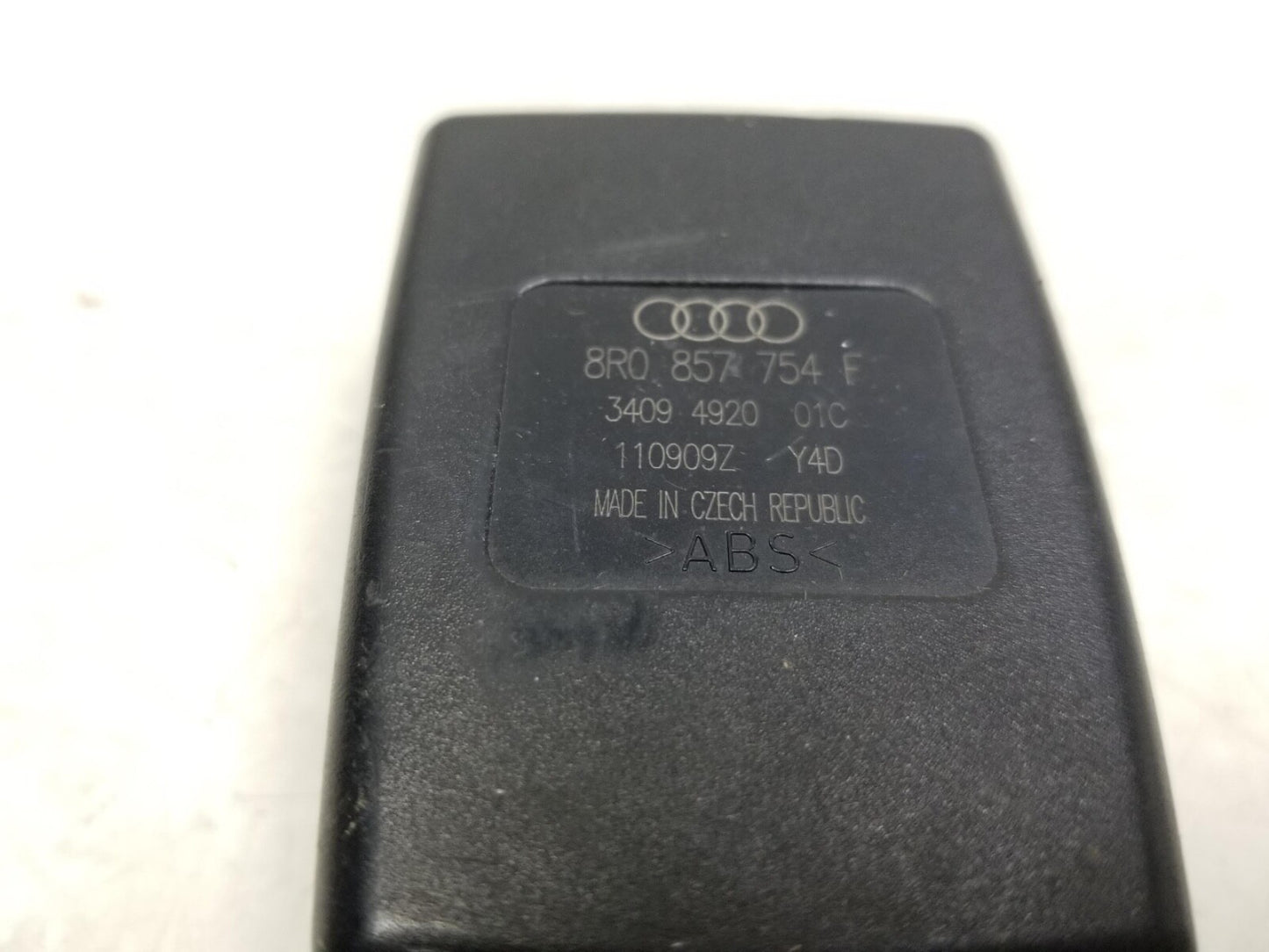 2009 - 2017 Audi Q5 Rear Seat Belt Buckle Left & Right Centre OEM