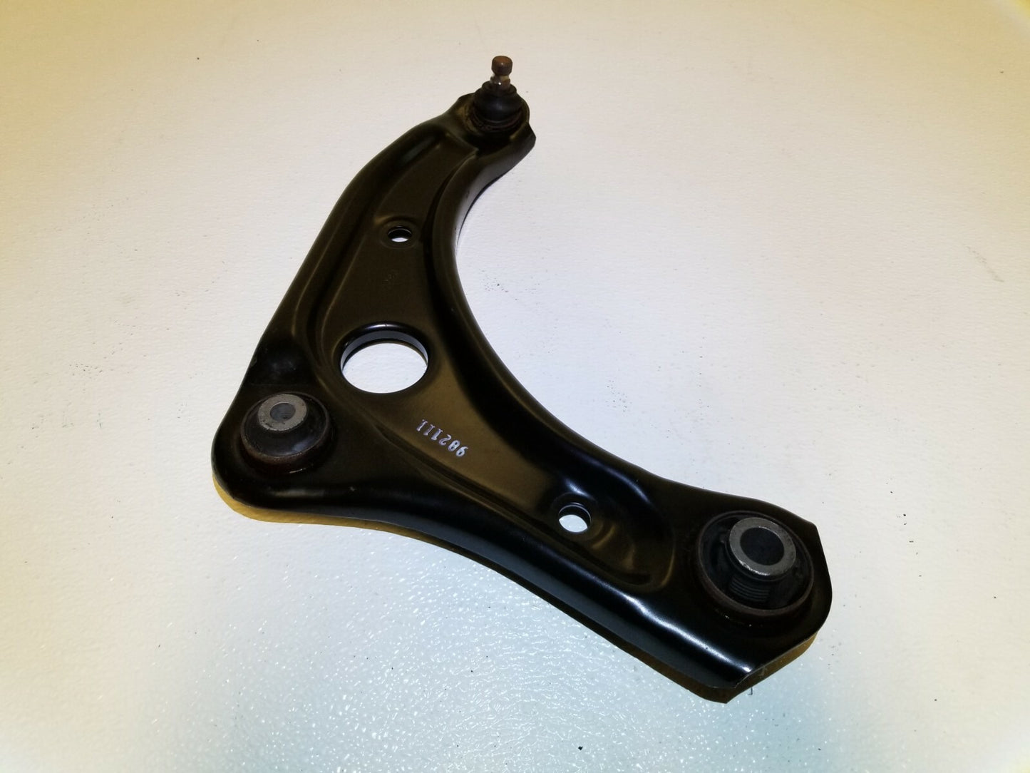 13 14 15 16 Nissan Versa Front Right Passenger Side Lower Control Arm OEM
