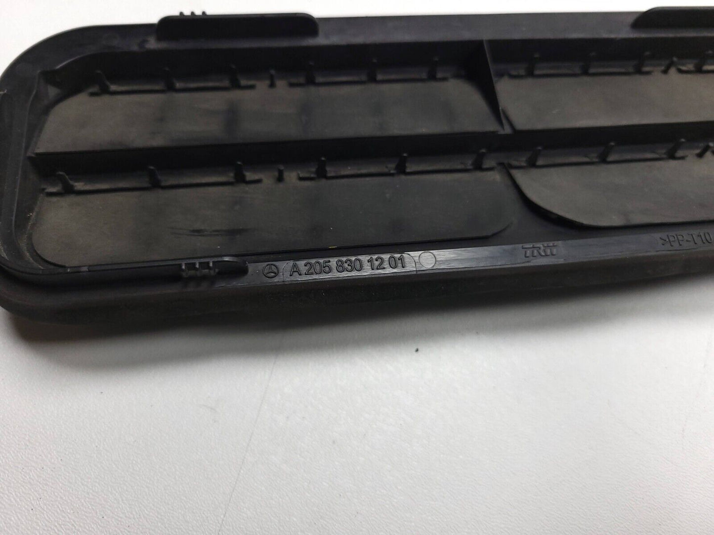 15-20 Mercedes C300 W205 Rear Quarter Pressure Flap Vent Grille Pair OEM