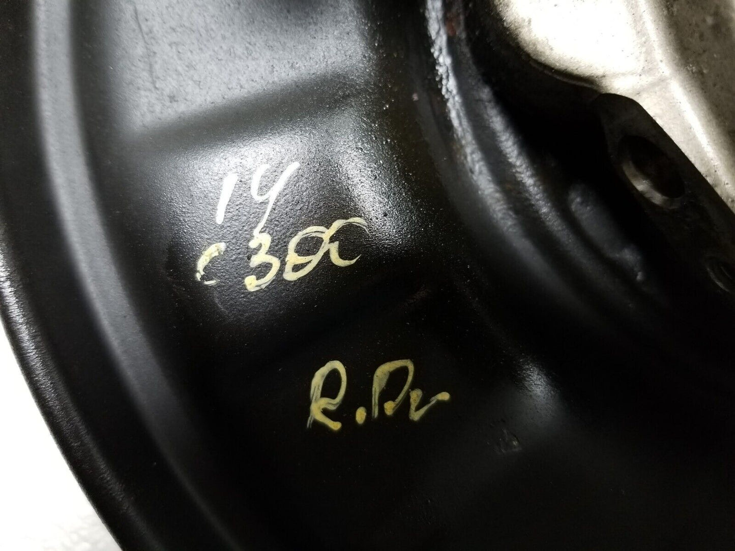 12 13 14 Mercedes C300 4matic Spindle Knuckle Hub Rear Left Driver Side OEM