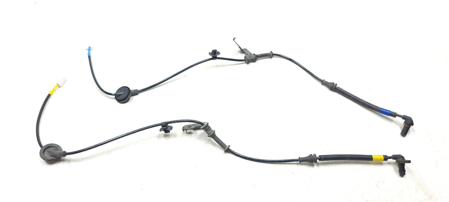12-17 Hyundai Accent Rear ABS Speed Sensor Pair OEM 95680-1r100