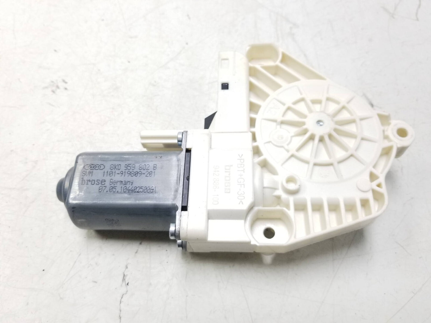 2009 - 2017 Audi Q5 Door Window Motor Front Passenger Side Right OEM