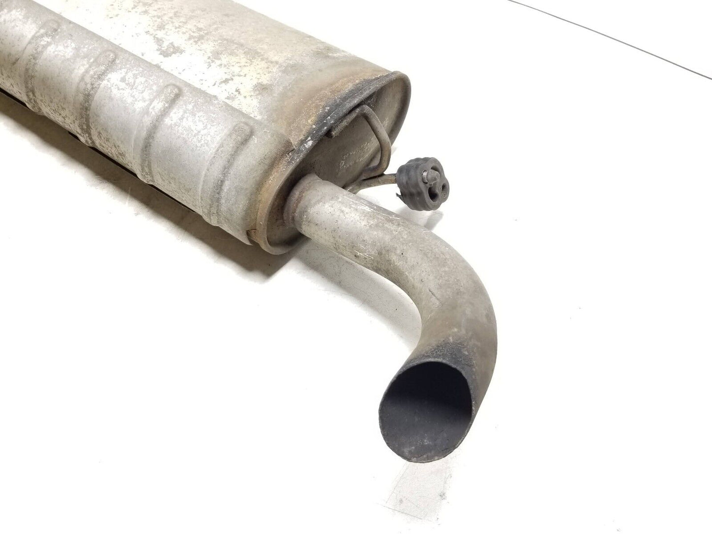 2010 - 2017 Chevrolet Equinox Exhaust Muffler 2.4l OEM