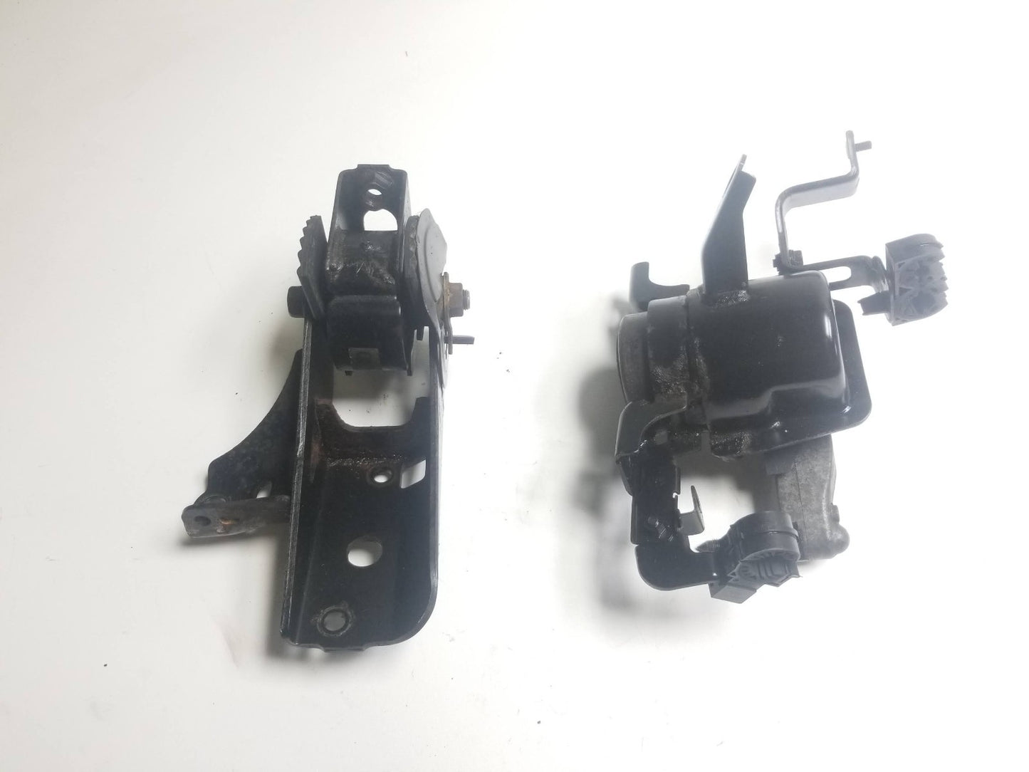 2011 - 2016 Scion Tc Motor Mount Bracket OEM