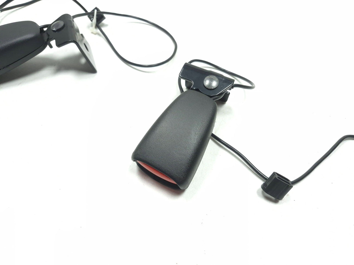 2012 Volvo C30 Rear Seat Belt Buckle Latch Left & Right OEM