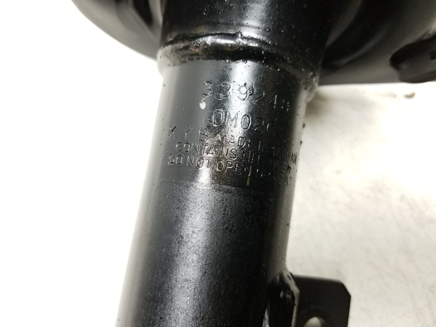 2011 - 2014 Chrysler 200 Front Shock Absorber Left & Right 2.4l *aftermarket*