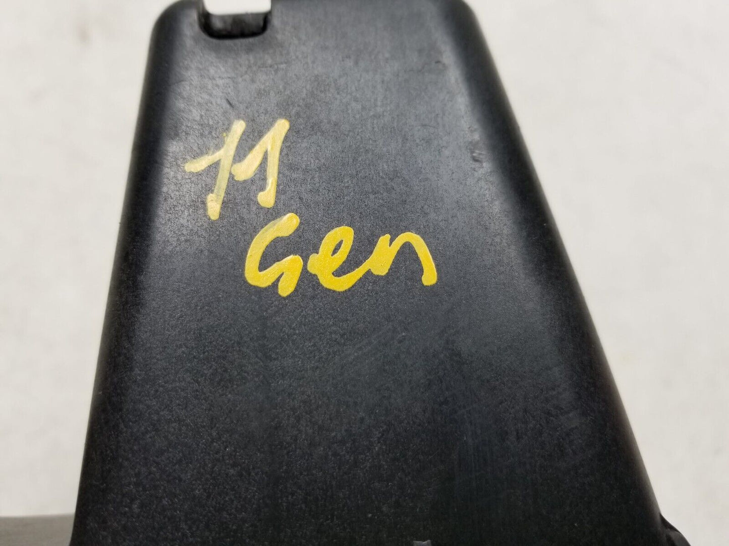 09 - 16 Hyundai Genesis Coupe Battery Tray 37150-2m000 OEM