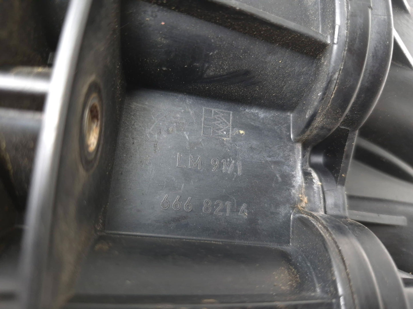 2010 BMW X5 4.8l Engine Intake Manifold OEM