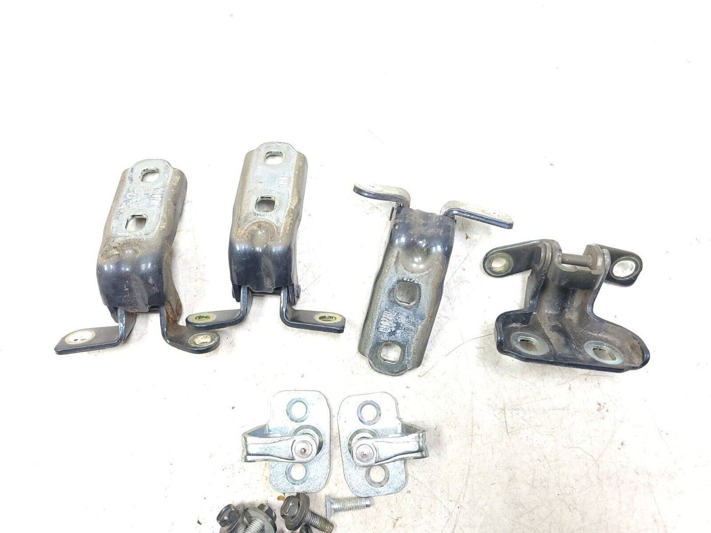 10-15 Chevrolet Equinox Door Hinge Front & Rear Driver Side Left OEM