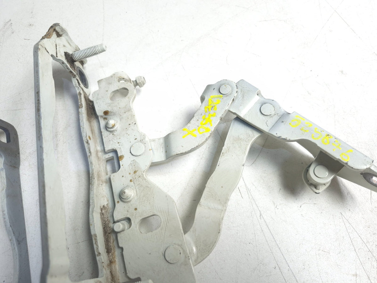 2012 Mercedes W212 E350 Hood Hinge Left & Right 204-880-02-28 OEM