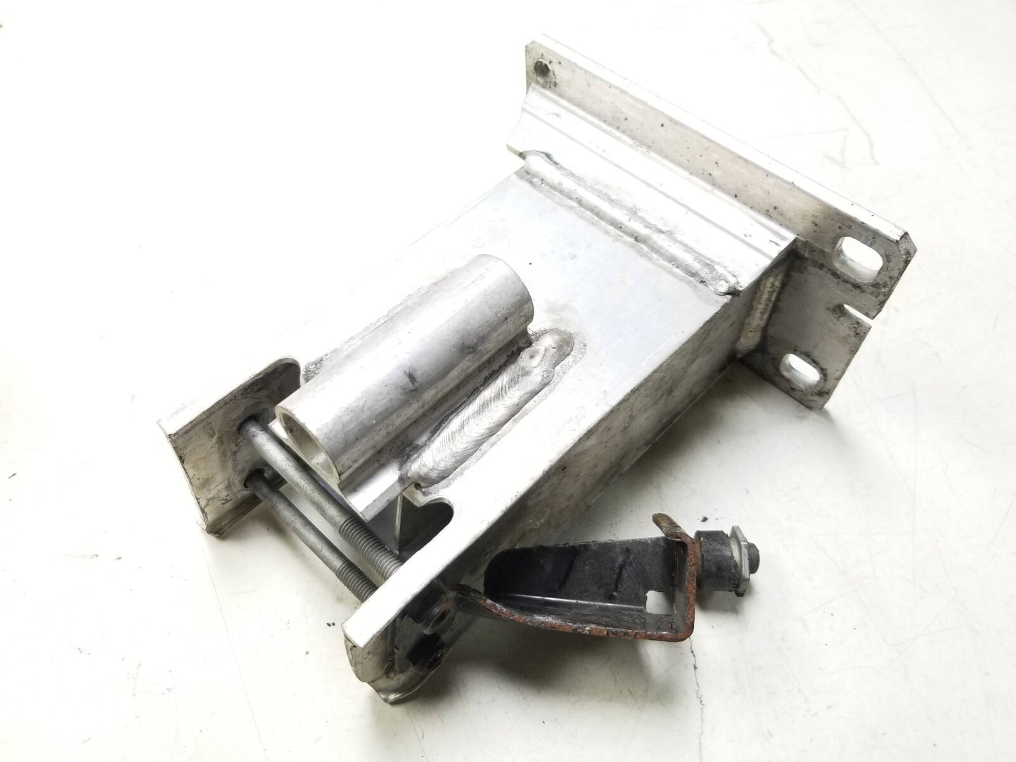 2009 - 2017 Audi Q5 Front Bumper Impact Bar Bracket Left & Right Pair OEM ā