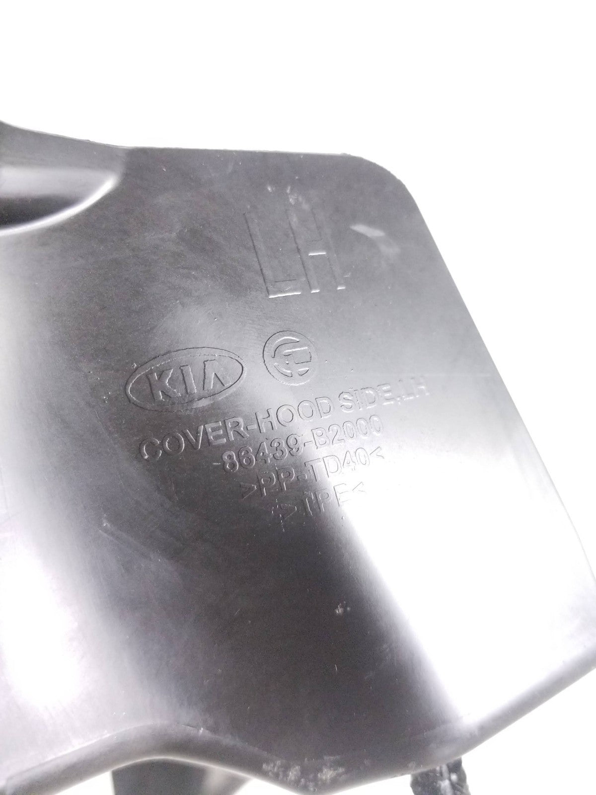 2014 - 2019 Kia Soul Hood Hinge Cover Right & Left OEM