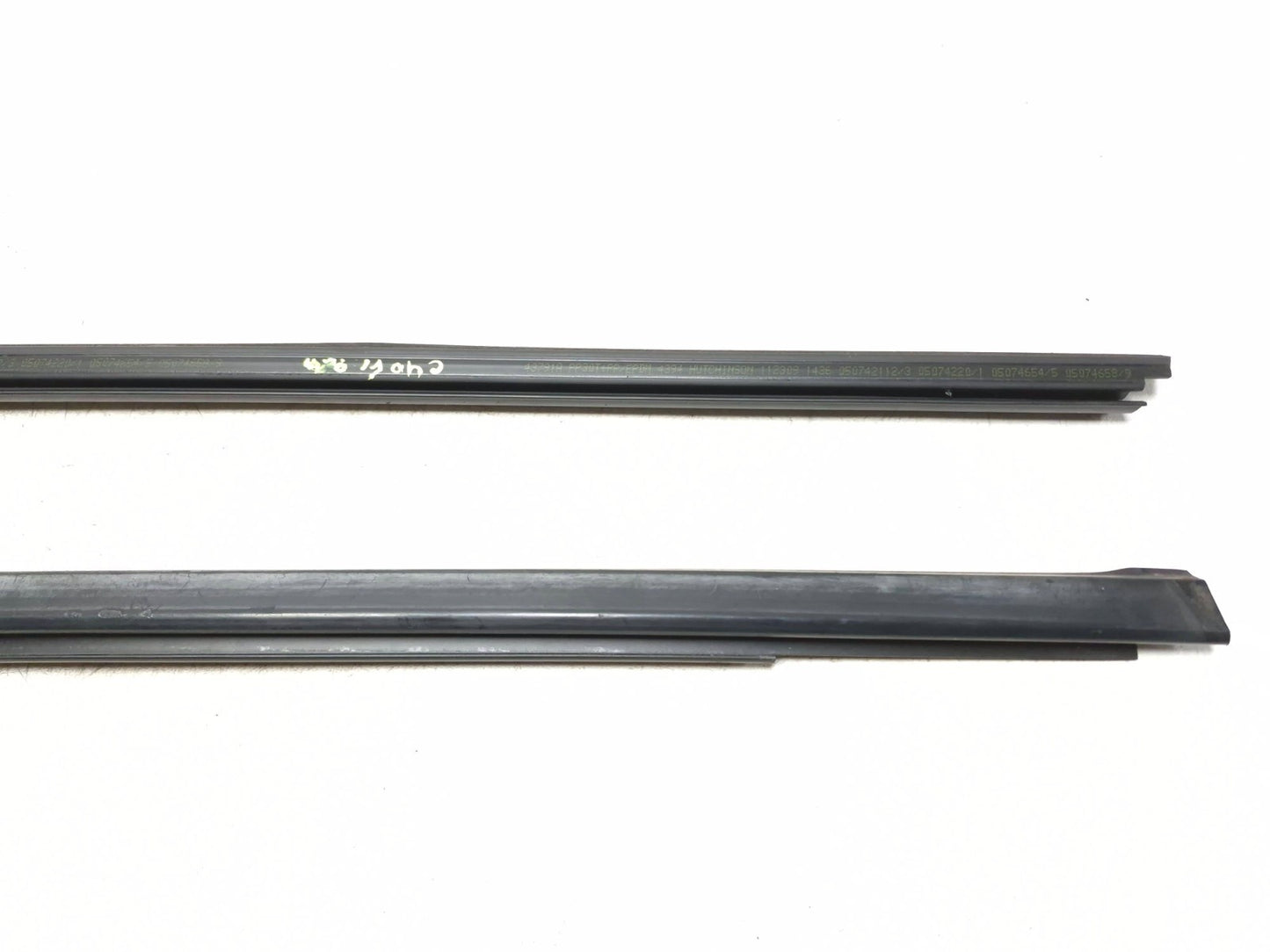 2010 Dodge Caliber Sxt Door Weatherstrip Seal Front Right Passenger Side OEM