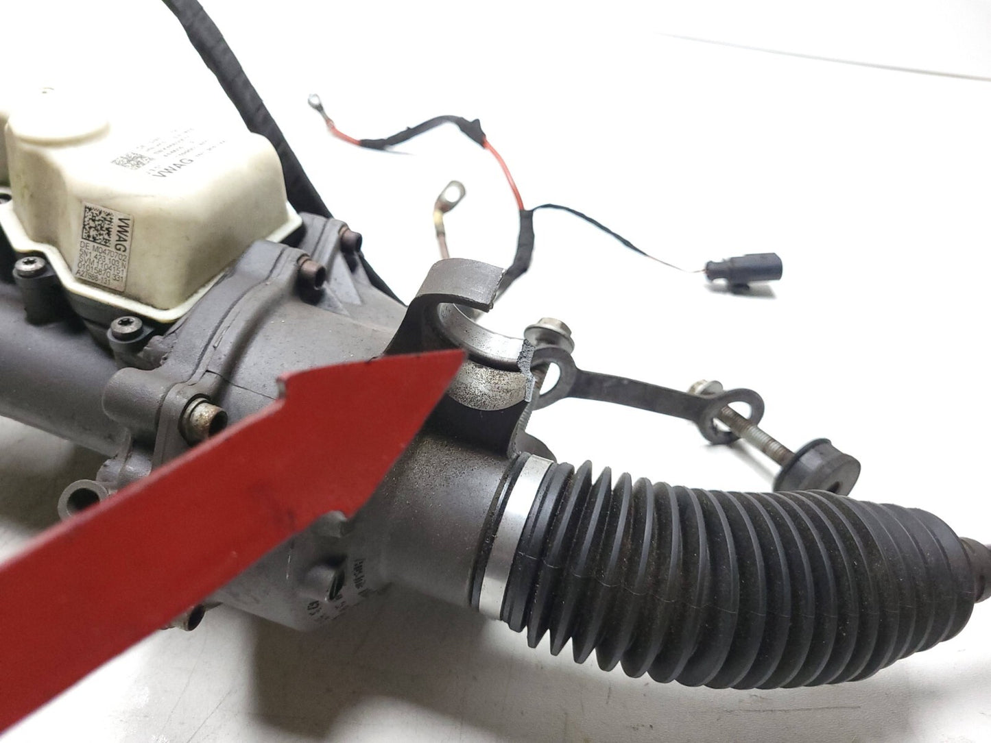 2011 VW Tiguan Steering Gear Rack & Pinion OEM *has Damage*
