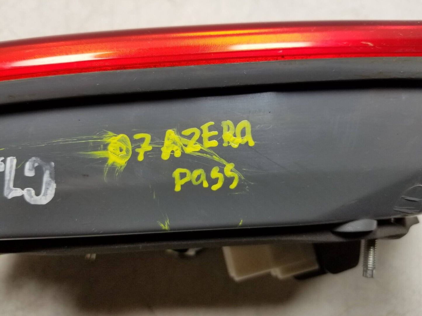 06 - 10 Hyundai Azera Inner Tail Light Pair OEM