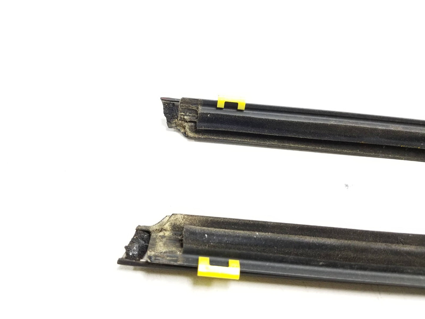 2009-2016 Hyundai Genesis Coupe Front Door Window Belt Seal Left & Right OEM