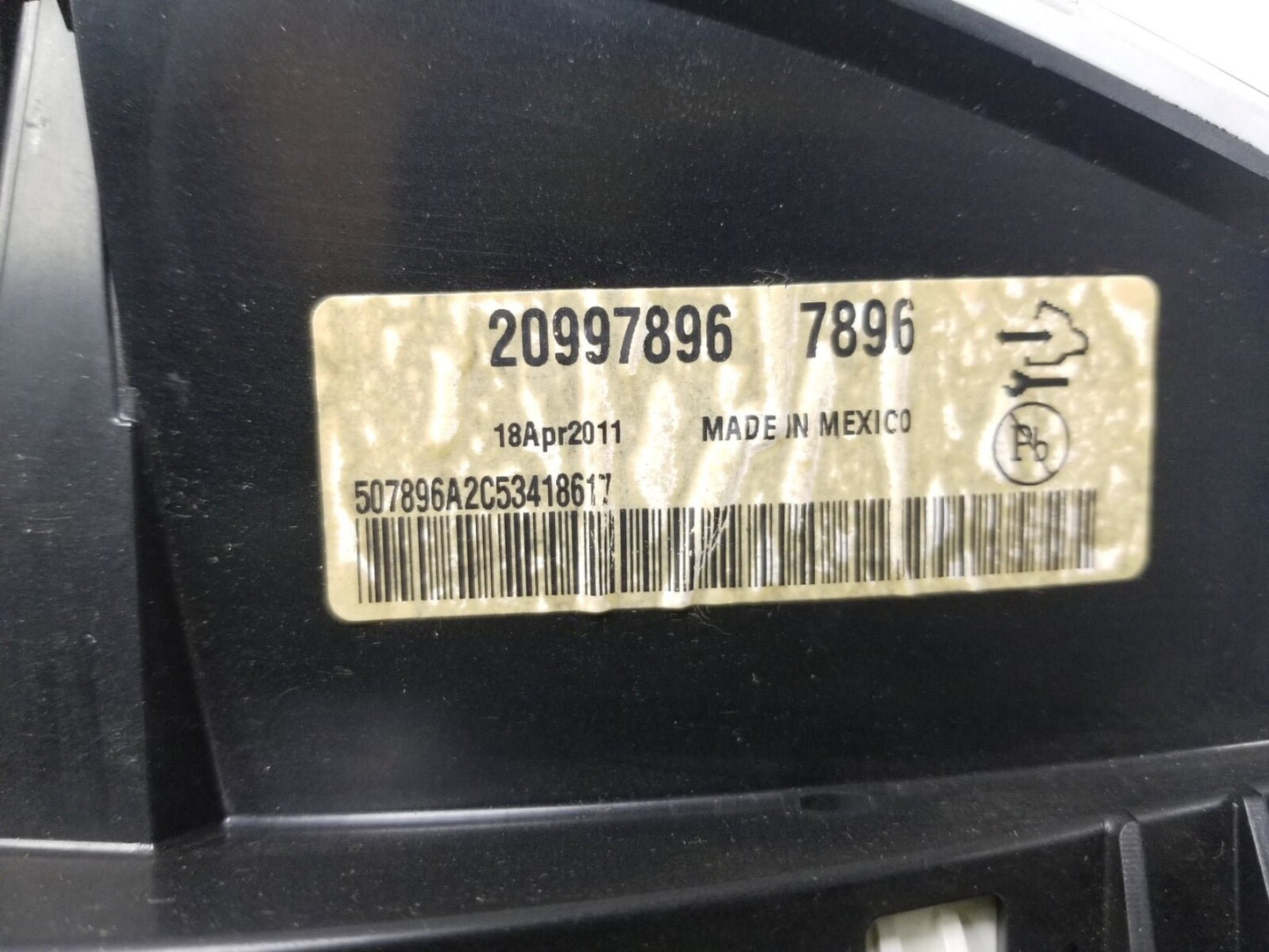 2010 - 2012 Cadillac SRX Speedometer Instrument Panel OEM