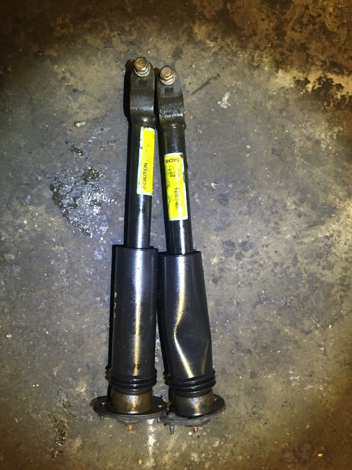 2007 Cadillac CTS Rear Shock Strut Absorber 2pcs OEM