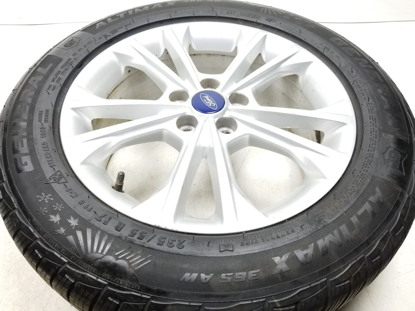 17 18 19 Ford Escape Wheel Rim W/ Tire 235/55r17 8/32" OEM Gj5c-1007-f3b