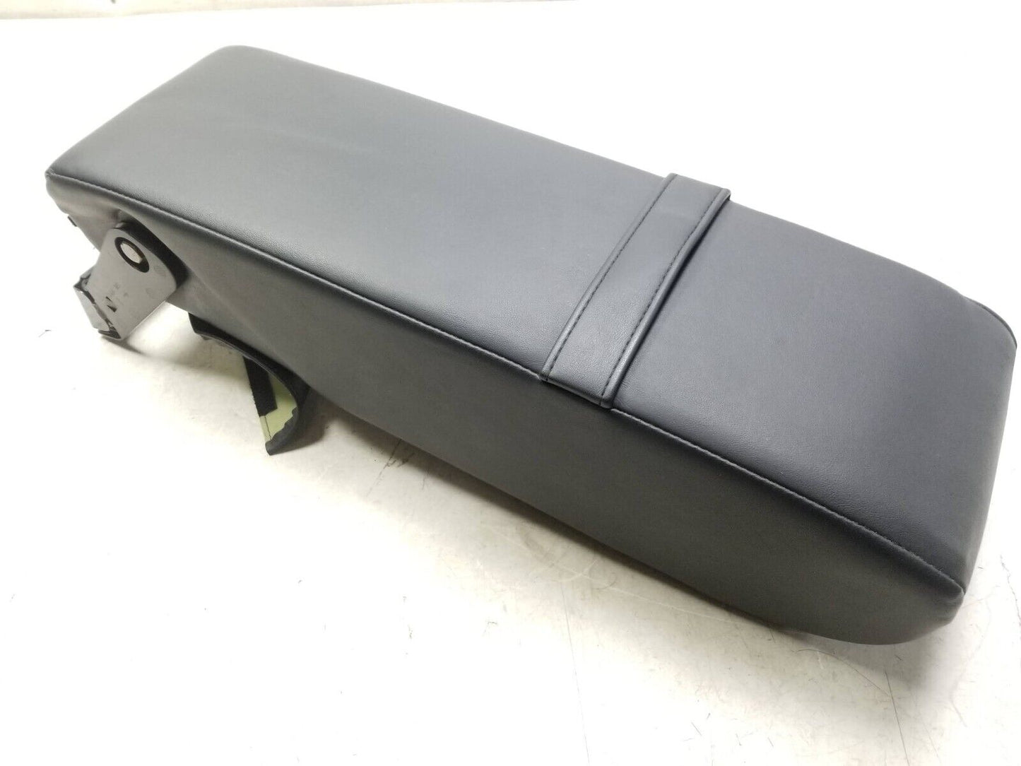 08 - 13 Infiniti G37 Rear Seat Armrest OEM **sedan**