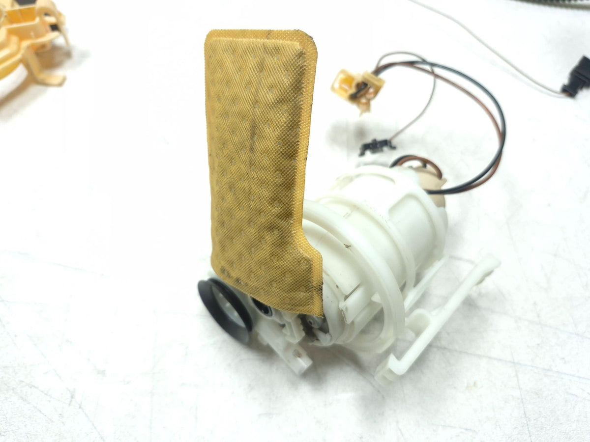 2011 BMW 750li Fuel Pump 16-11-7-217-261 OEM