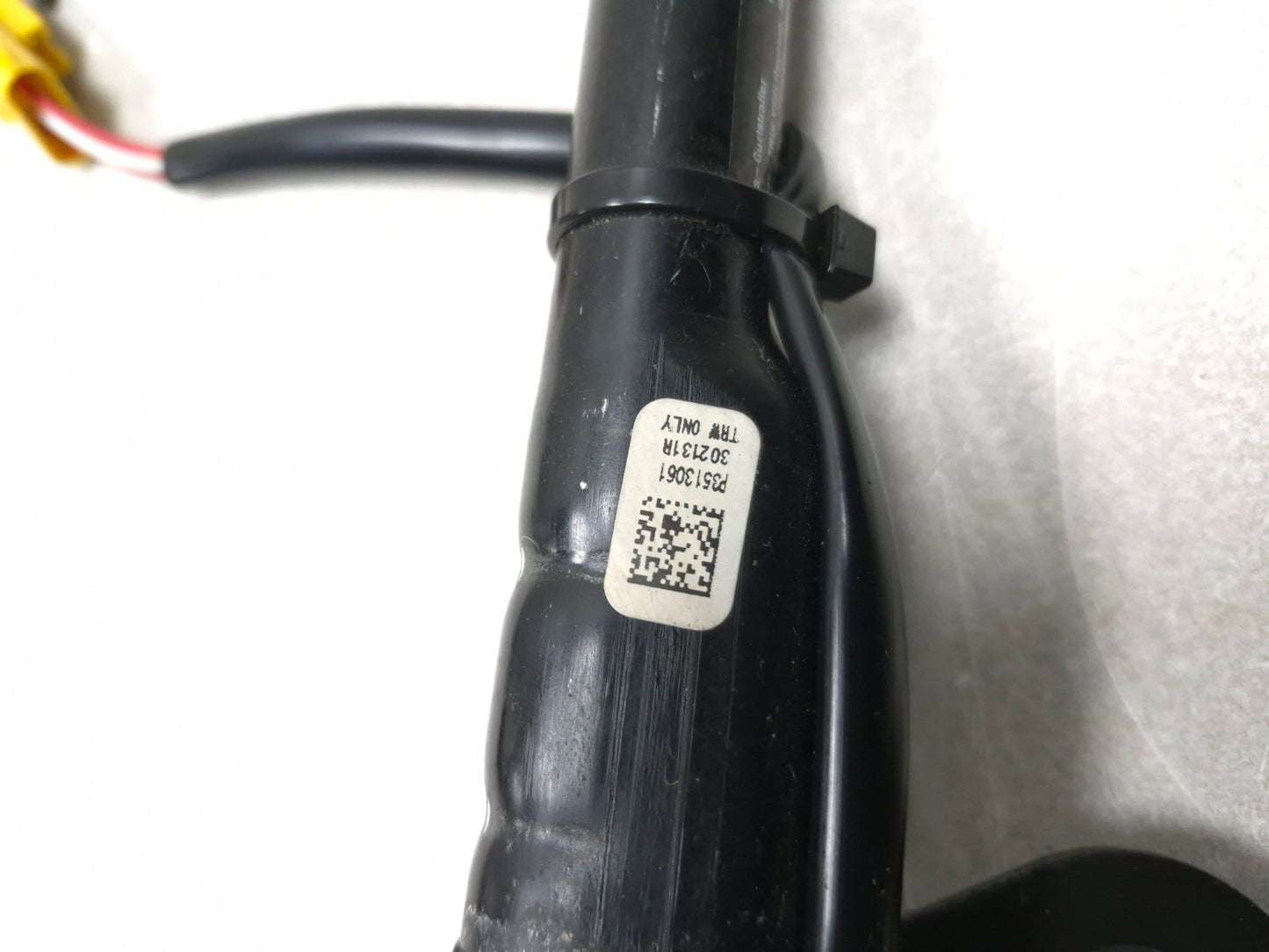 2013 Dodge Grand Caravan Inner Seat Belt Buckle Right Side OEM