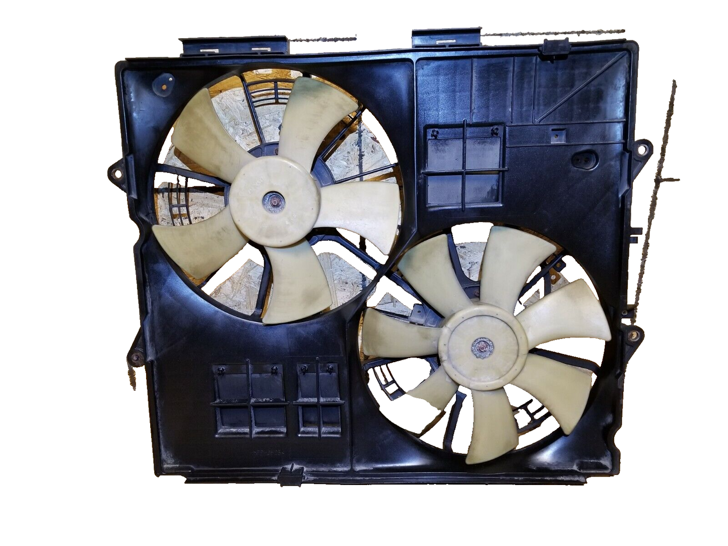 2004 - 2009 Cadillac SRX Radiator Cooling Fan W/ Shroud 3.6l OEM
