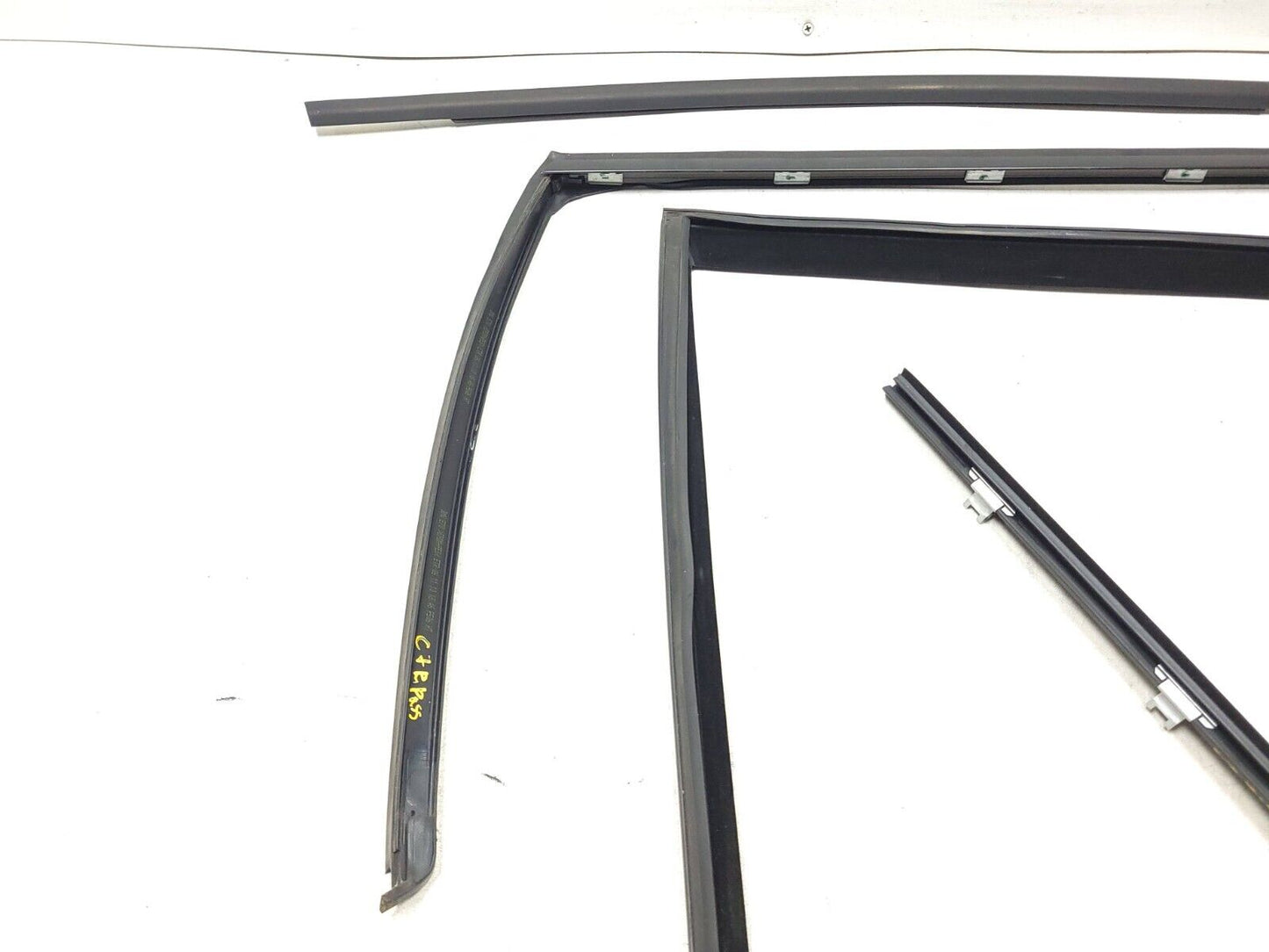 07-13 BMW E70 X5 Door Window Chanel Trim & Seal Rear Passenger Side Rh 4pcs OEM