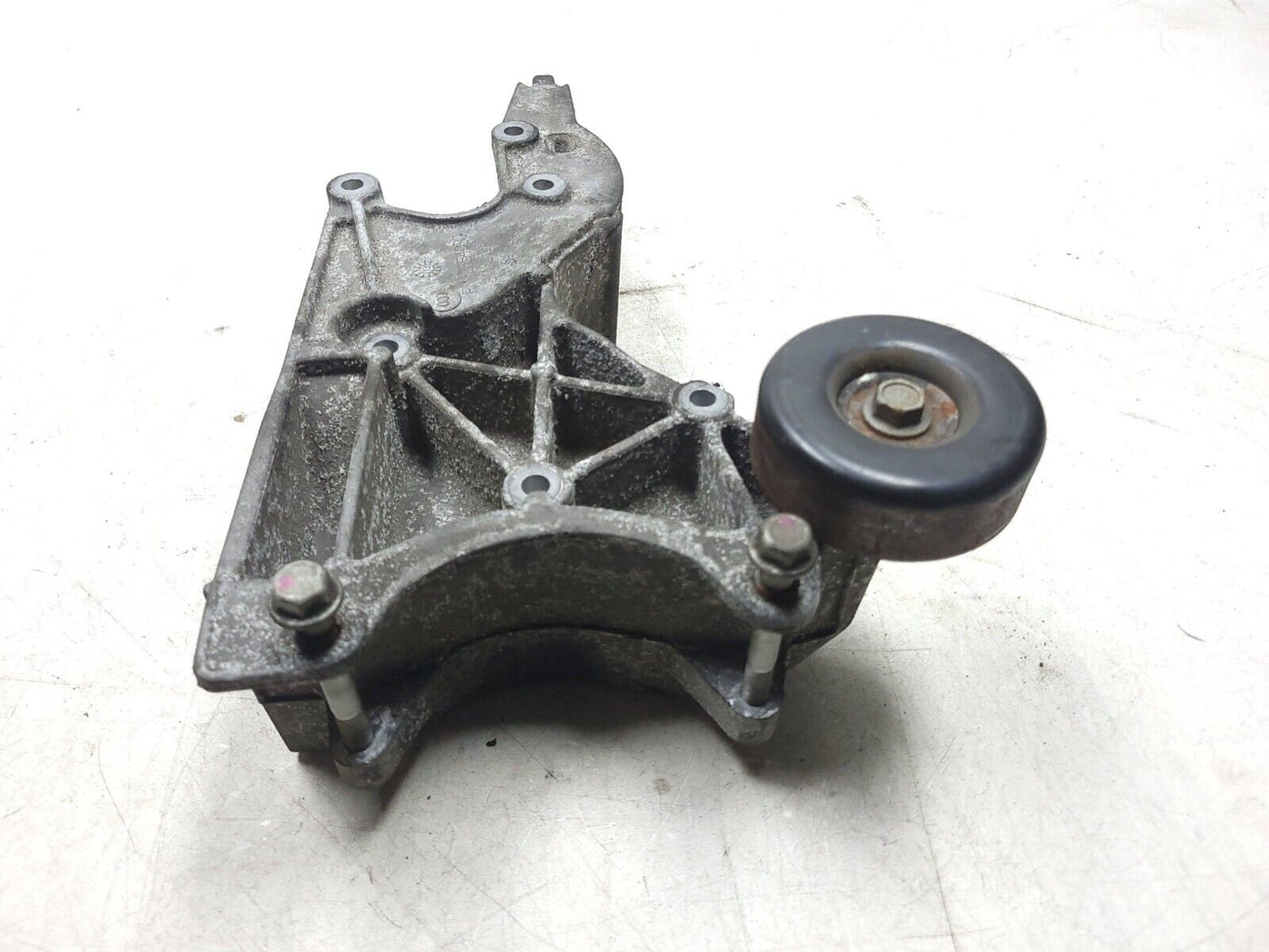 10-14 Chevrolet Suburban Alternator Power Steering Pump Bracket 5.3l OEM