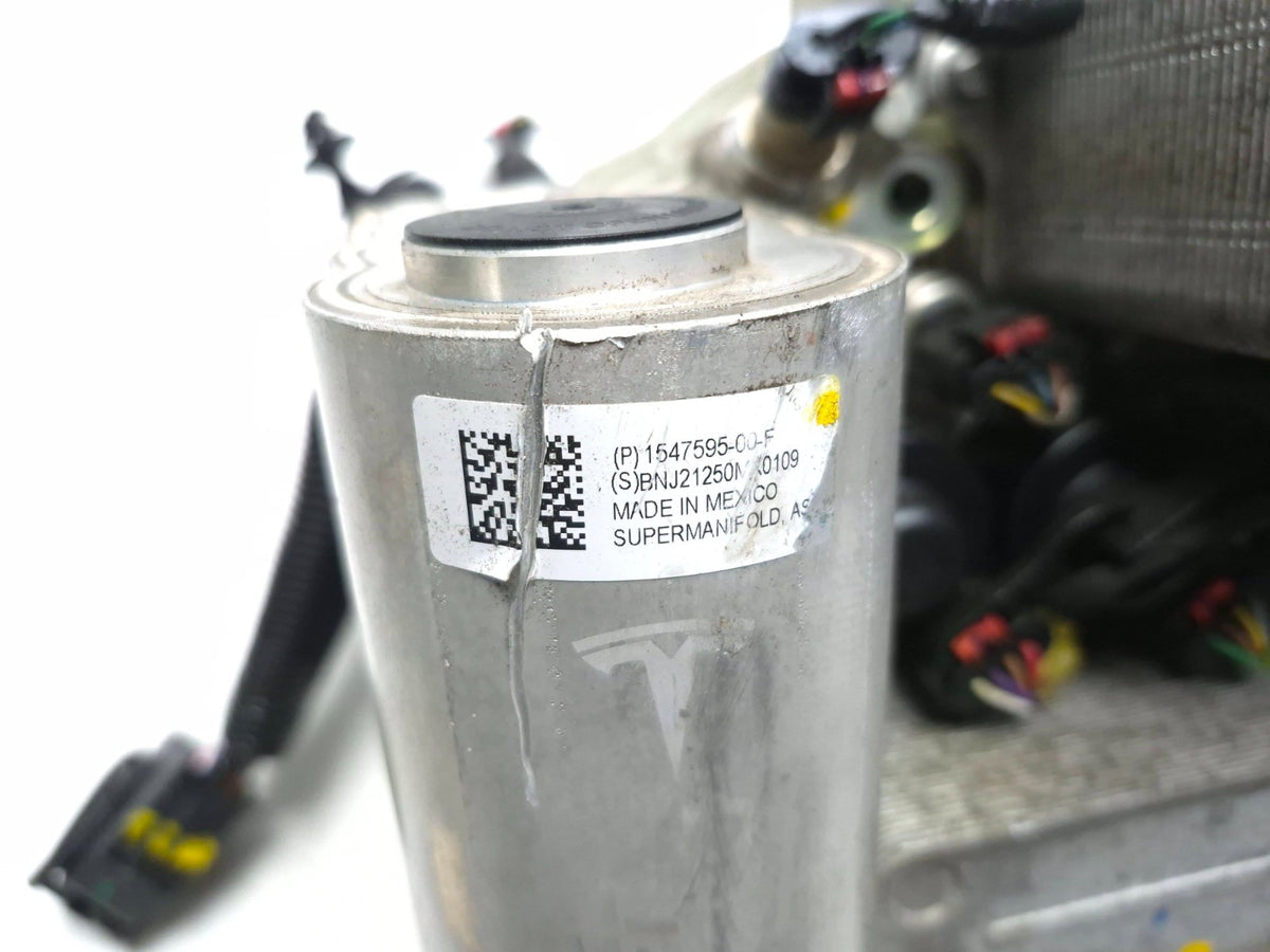 2021 Tesla Model 3 Y Supermanifold Octovalve Pump Assy OEM