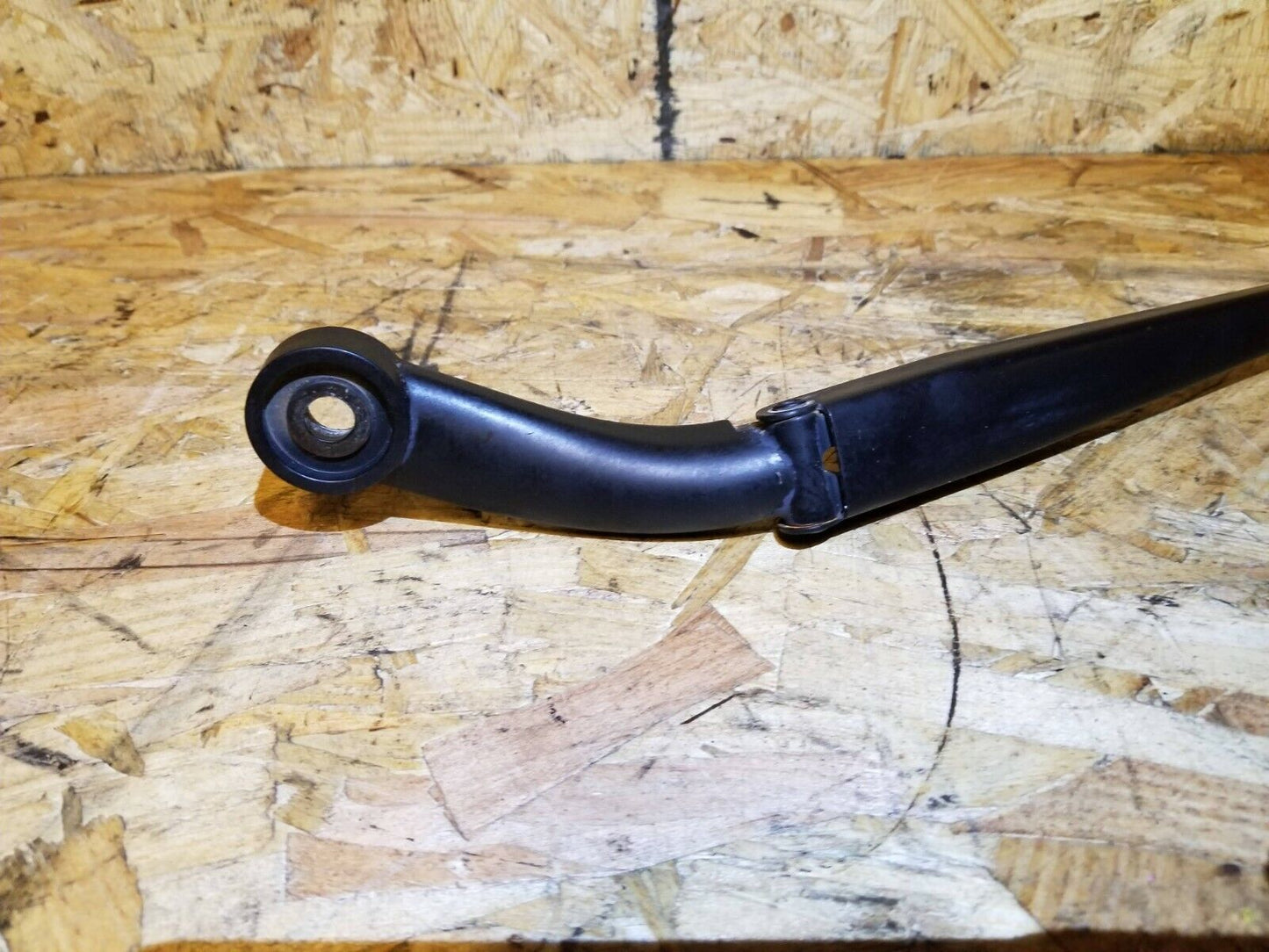 2004 - 2009 Cadillac SRX Front Windshield Wiper Arm Passenger Right OEM