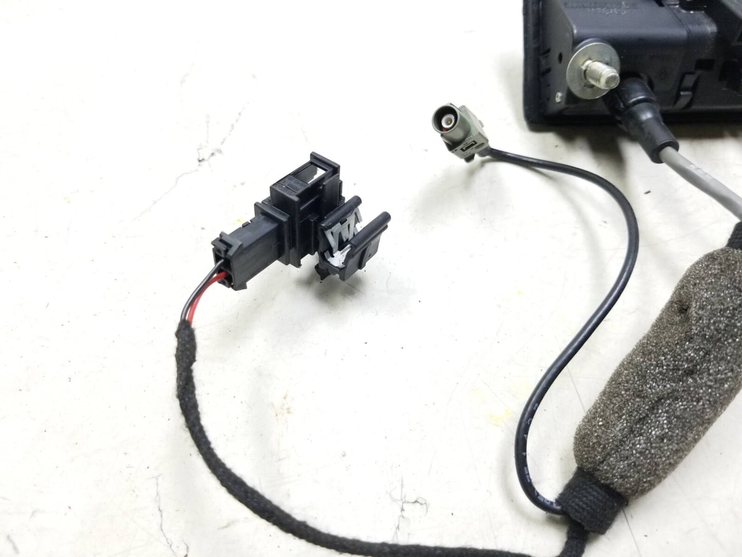 2009 - 2017 Audi Q5 Trunk Release Handle W/ Backup Camera OEM