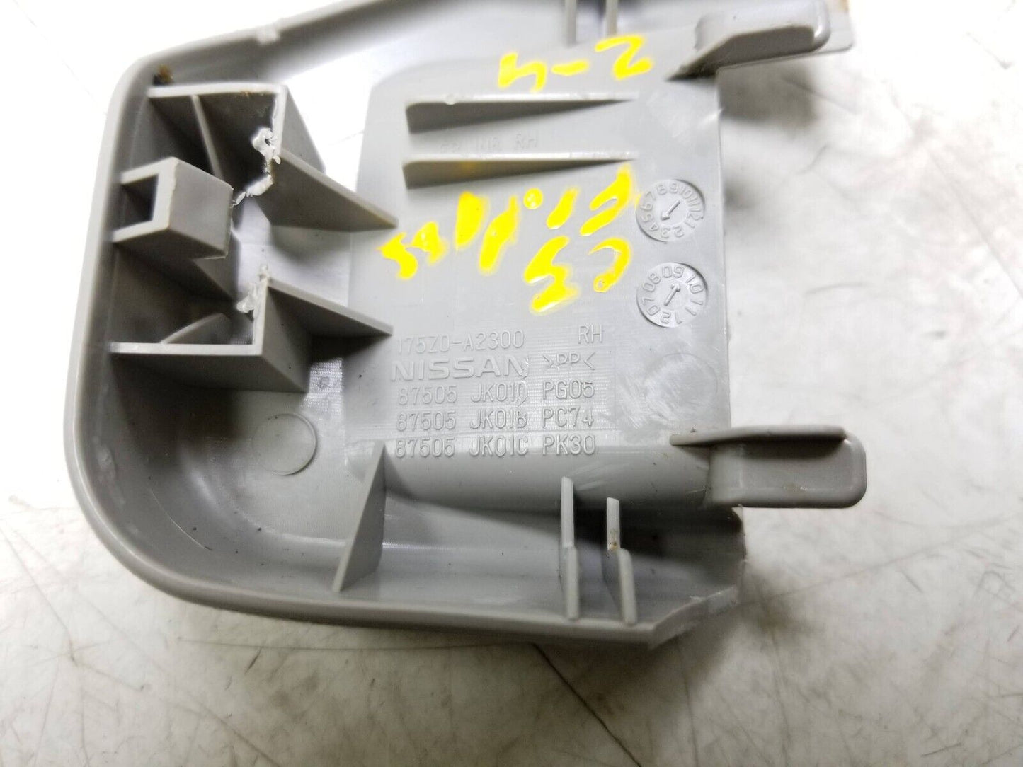 08-13 Infiniti G37 Front Seat Rail Trim Cover Passenger Side Right OEM **sedan**