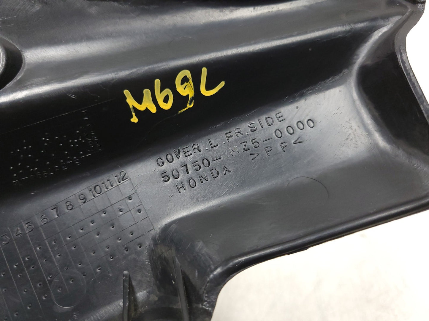 2002 Honda Magna Vf 750c Right & Left Frame Cover Pair OEM