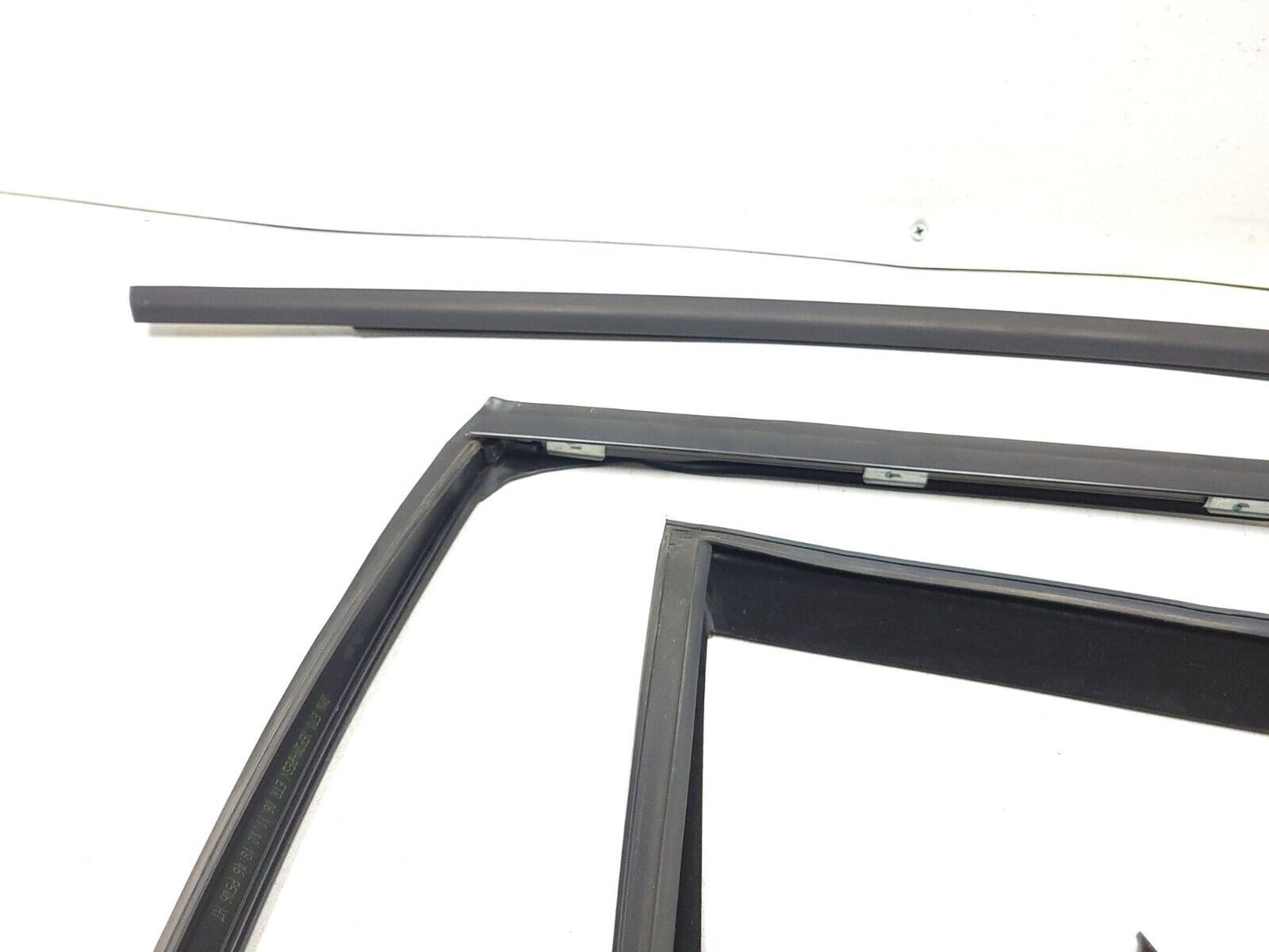 07-13 BMW E70 X5 Door Window Chanel Trim & Seal Rear Passenger Side Rh 4pcs OEM