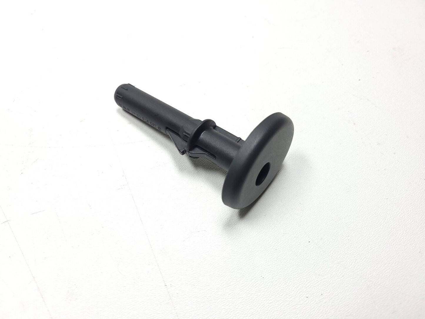 03-09 Mercedes W203 C230 Front Passenger Seat Headrest Folding Lock Knob OEM