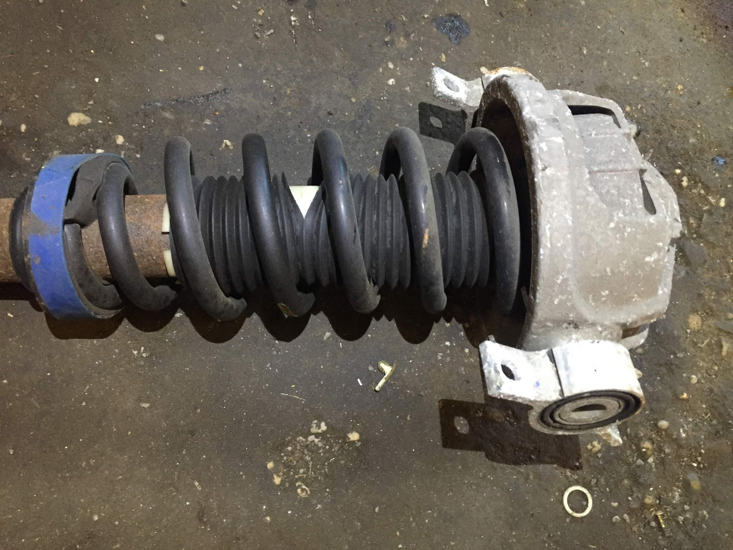 04 05 06 Porsche Cayenne Shock Strut Absorber Rear Right Pass Side OEM 955 3.2l