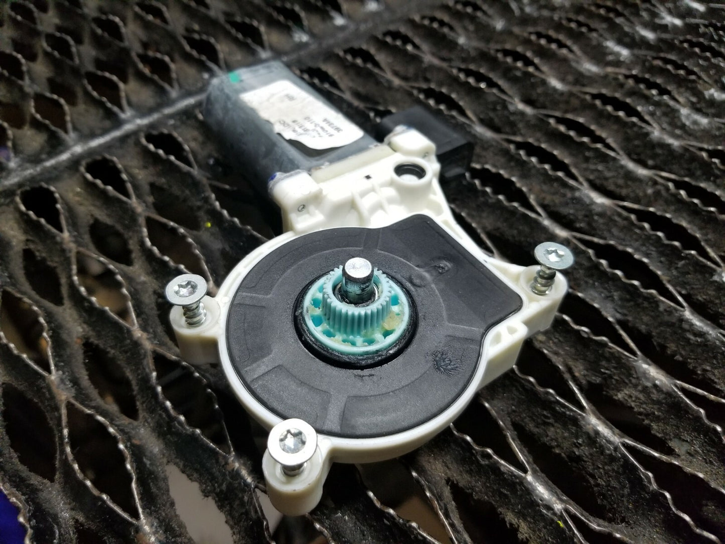 16 17 Dodge Challenger SRT Pass Right Side Door Power Motor Regulator OEM 12k