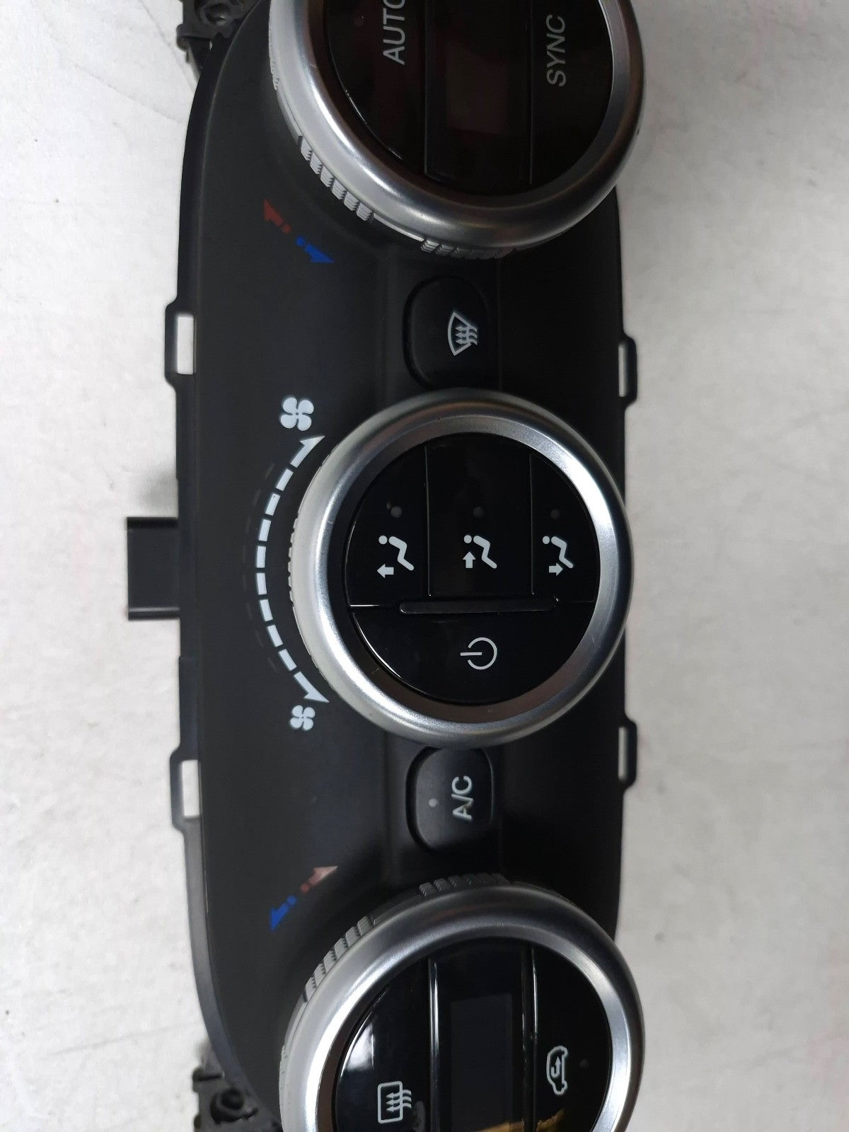 2014 Fiat 500l AC Heater Control Panel OEM