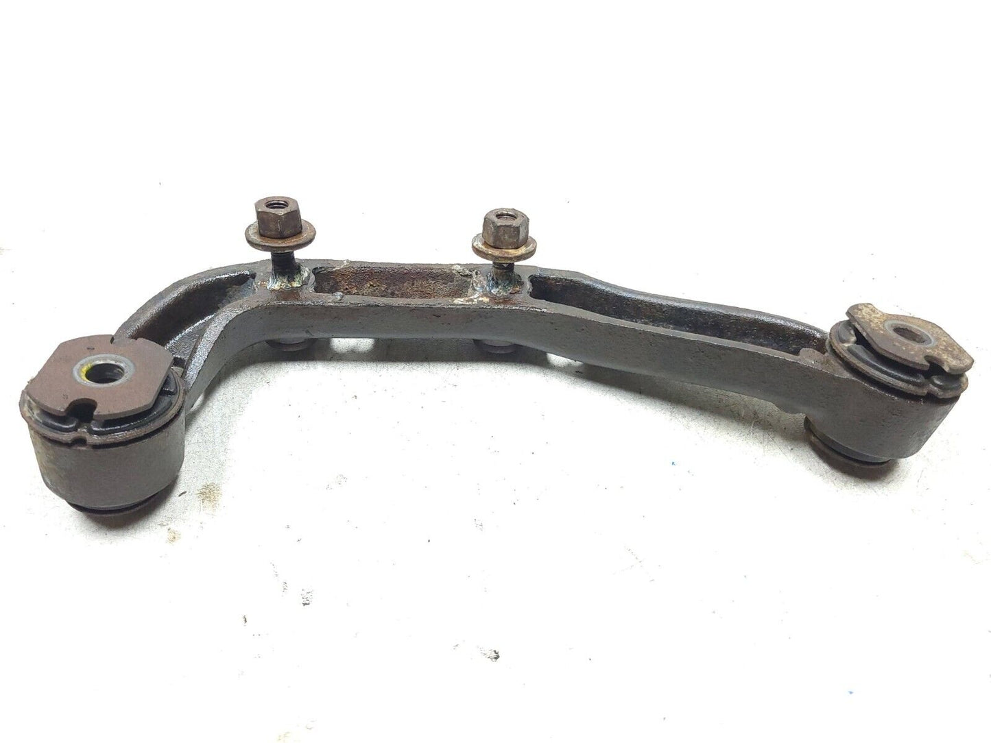 14-19 Chevrolet Silverado 1500 Front Differential Carrier Bracket Right Rh OEM