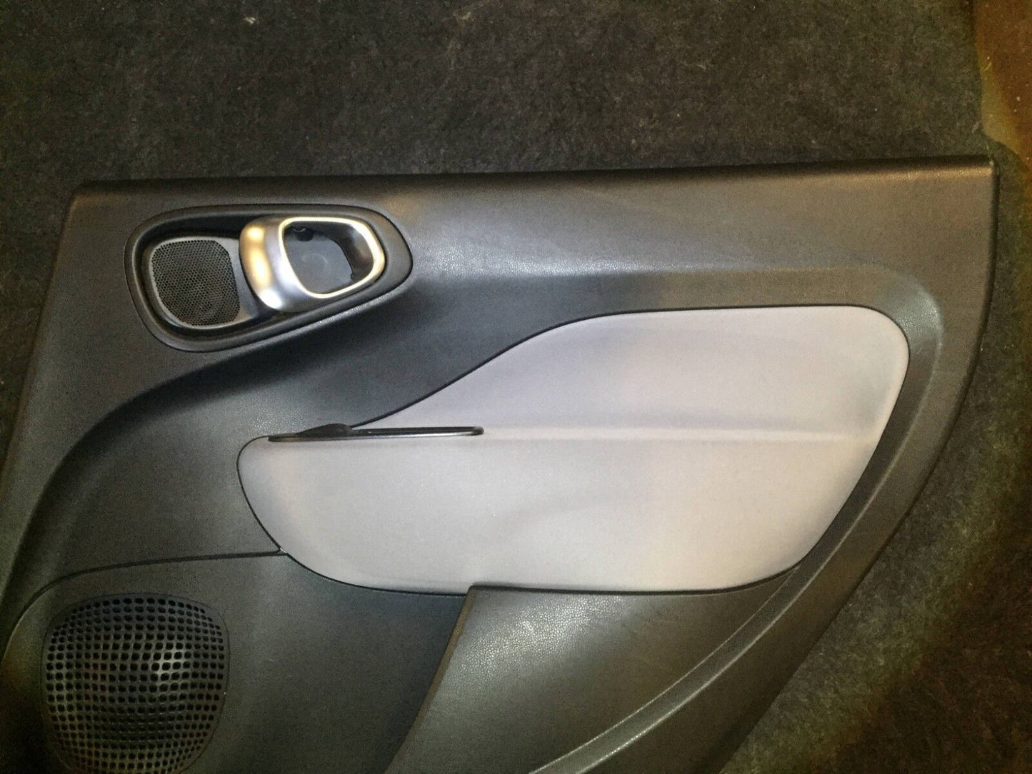 2014 2015 2016 2017 Fiat 500l Door Panel Rear Right Trim Passenger Side 2298768